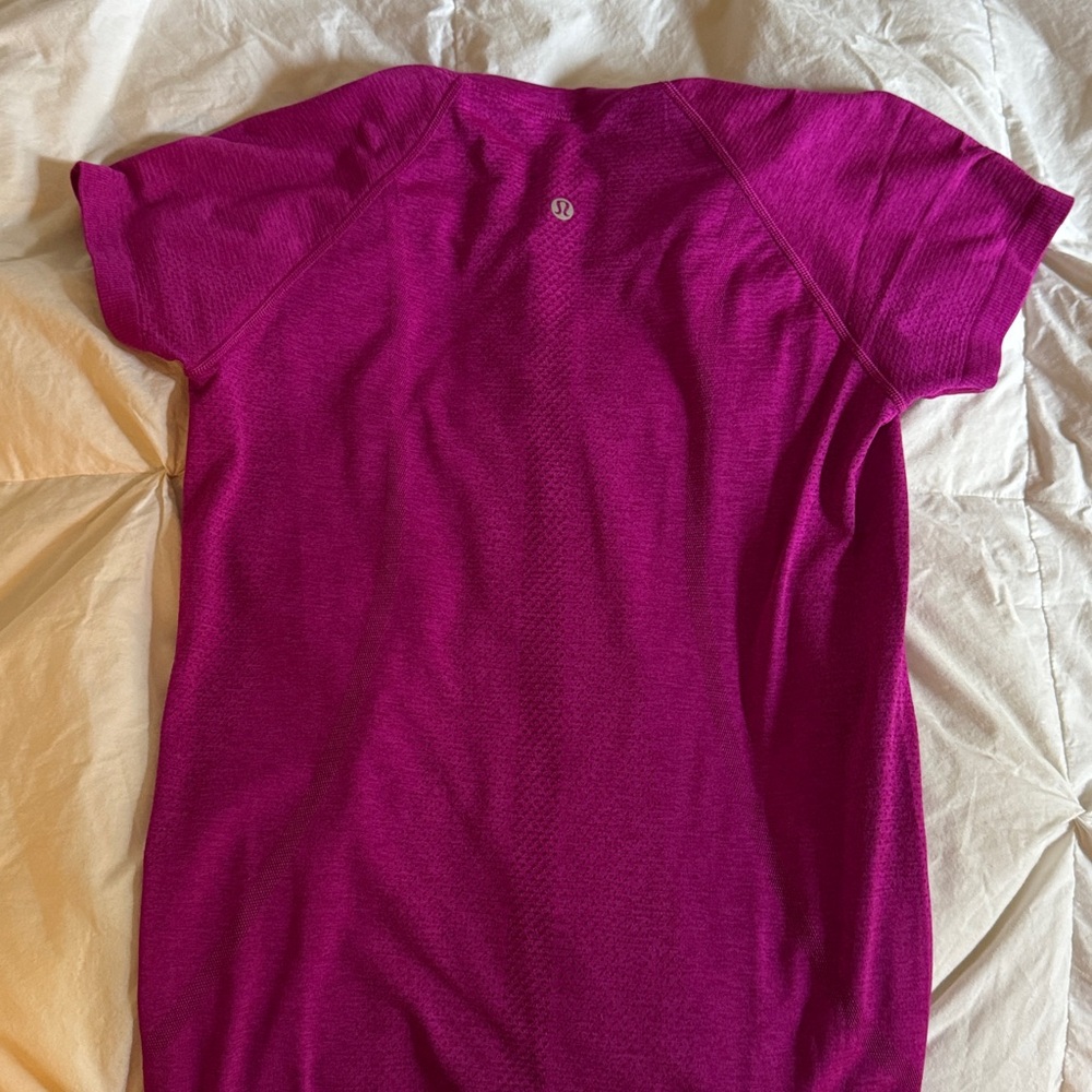 Women's Fuchsia lululemon top